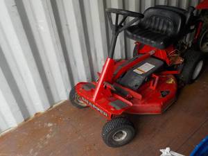 Snapper riding lawn mower 30...