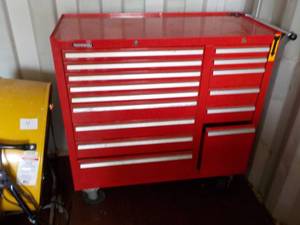 15 drawer metal tool chest with key...