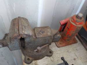 set of 2 tools...