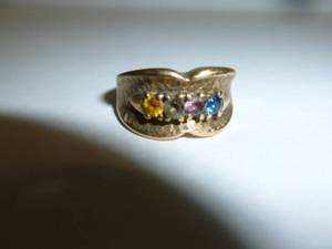 lot 8 image: Vintage Gold Ring