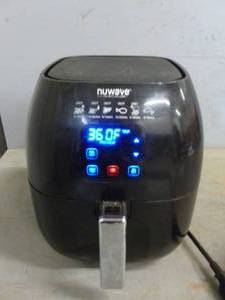 lot 14 image: Nuwave Air Fryer