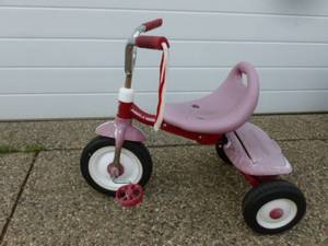 lot 22 image: Radio Flyer Trike