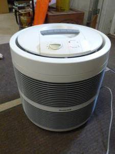 lot 30 image: Air Purifier