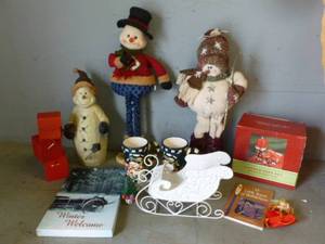 lot 41 image: Decorative