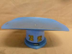 lot 67 image: Vintage Baby Scale