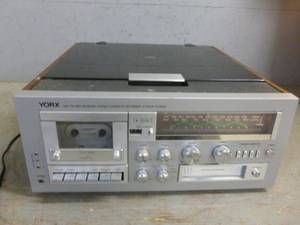 lot 82 image: Vintage 8 Track Player