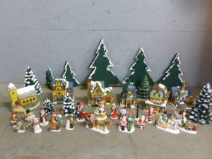 lot 83 image: Christmas Items
