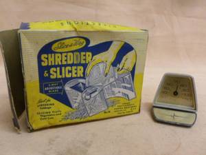 lot 115 image: Vintage Kitchen Items