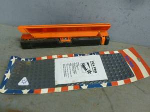 lot 124 image: Emergency Reflectors