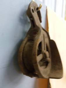 lot 148 image: Vintage Barn Pulley