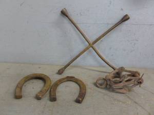 lot 153 image: Vintage Items