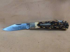 lot 243 image: Remington Hunting Knife