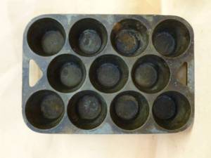 lot 281 image: Cast Iron Pan