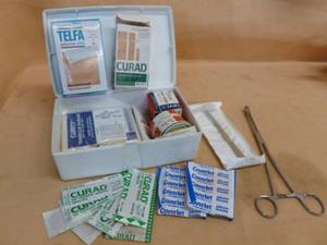 lot 287 image: Bathroom Kit