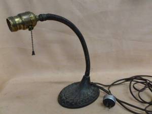 lot 326 image: Vintage Desk Lamp