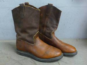 lot 392 image: Red Wing Boots