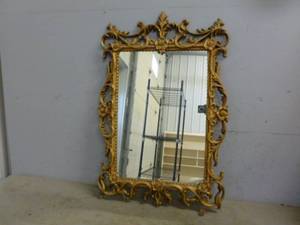 lot 410 image: Vintage Mirror