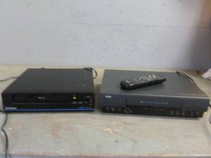 lot 413 image: VCR Players