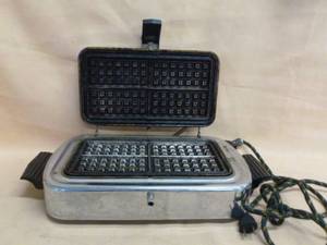 lot 414 image: Vintage Waffle Maker