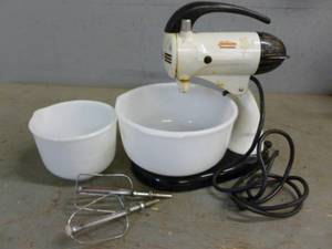 lot 415 image: Counter Top Mixer
