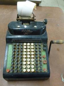 lot 420 image: Antique Adding Machine