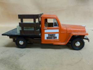 lot 431 image: Die Cast Metal Truck
