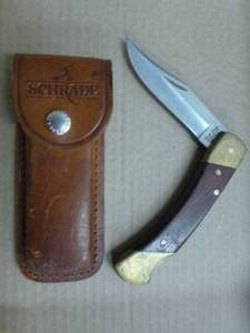 lot 438 image: Schrade Hunting Knife