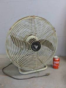 lot 442 image: Vintage Fan