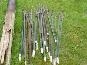 lot 448 image: Fence Posts
