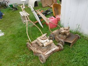 lot 457 image: Vintage Lawn Mower