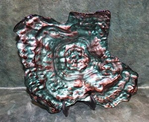 lot 17 image: Arda Art Glass GreenBrown Oyster Bowl Handmade in Turkey
