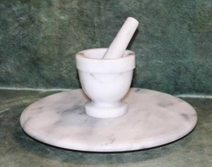 lot 20 image: Marble Mortar & Pestle wLazy Susan Base
