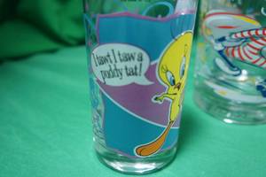 lot 124 image: Looney Tunes, Garfield & Disney World Collectible Glasses, Mug