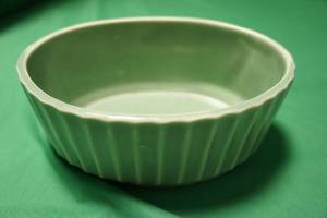 lot 48 image: Way Cool Windsor by Red Wing Oval Planter - 966 & Imari Plant Pot