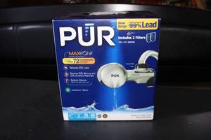 lot 18 image: PUR Maxion Faucets Horizontal Faucet Mount Filter w2 Filters