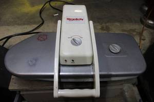 lot 98 image: Simplicity Quick Press Clothing Press