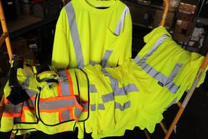 lot 78 image: Box of Yellow Safety Shirts & Vests