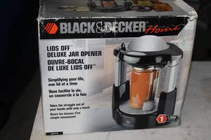 lot 122 image: Black & Decker Jar Opener