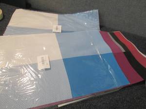 12 Coordinating Placemats...