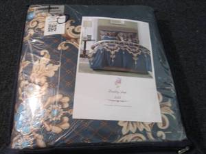Queen Duvet Cover, 2 Pillow Shams...