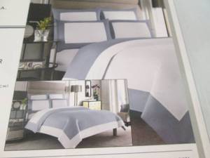 FullQueen Reversible Duvet Cover...