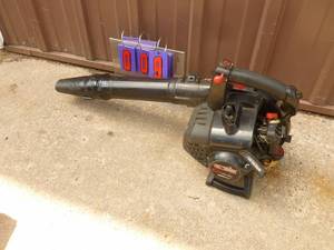 Craftsman 2 cycle leaf blower. Used condition. Tested & works. As shown.