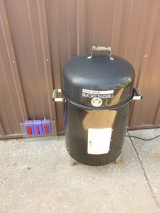 Brinkman electric smokercooker. Lightly used. As shown.