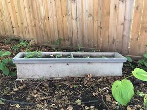lot 81 image: Wooden Planter Box