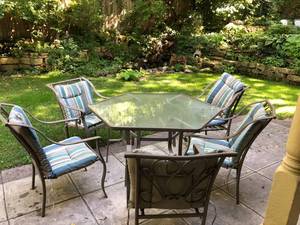 lot 87 image: Outdoor Hexagonal outdoor Patio Table and Chairs