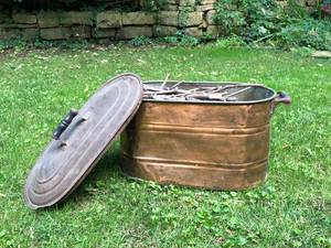 lot 89 image: Copper tub