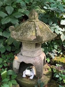 lot 91 image: Concrete Oregon Lantern