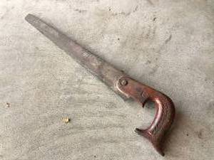 lot 99 image: Simmons saw company fish tail handle key hole saw Walnut handle&nbsp1901-1926