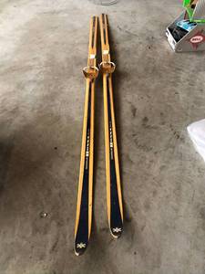 lot 105 image: Vintage BONNA Model 1800 Wood Cross Country Skis  210cm NOS