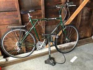 lot 110 image: Passage GT road bike and Tire pump  Great Condition